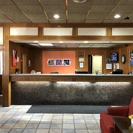 Regency Inn And Conference Center 클린턴 외부 사진