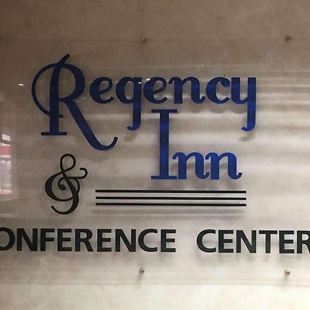 Regency Inn And Conference Center 클린턴 외부 사진