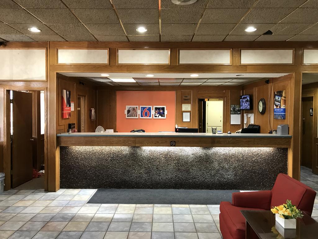 Regency Inn And Conference Center 클린턴 외부 사진